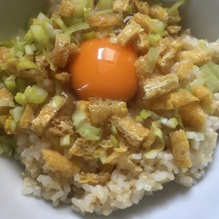 きつねの玄米卵かけご飯